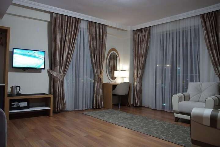 Room 6 of 22