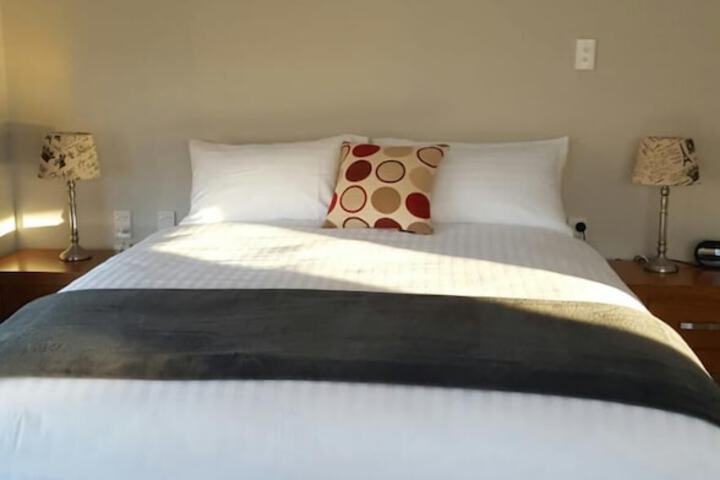 Room 4 of 12