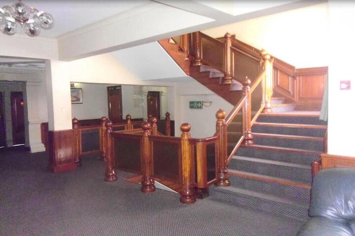 Guest Lobby