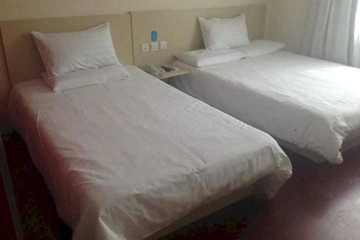 Room 2 of 8