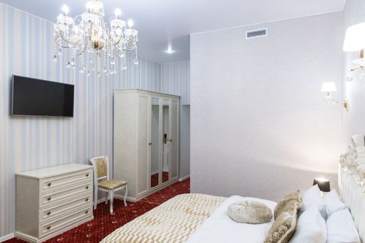 Room 19 of 48