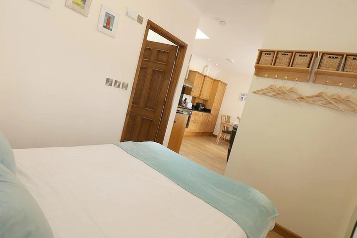 Room 2 of 4