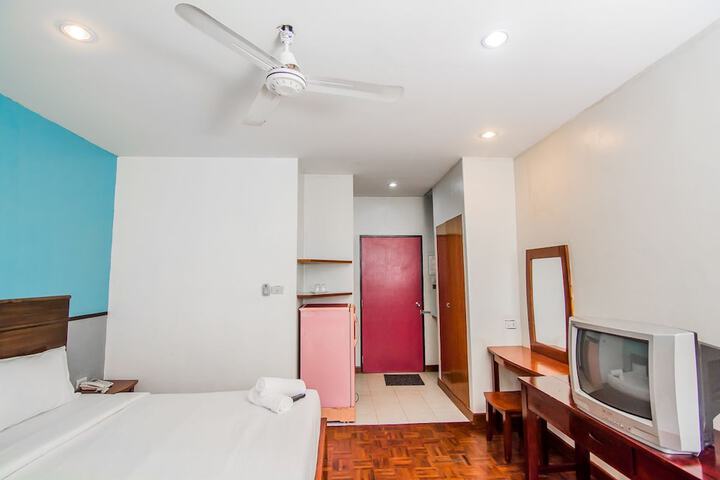 Room 5 of 38