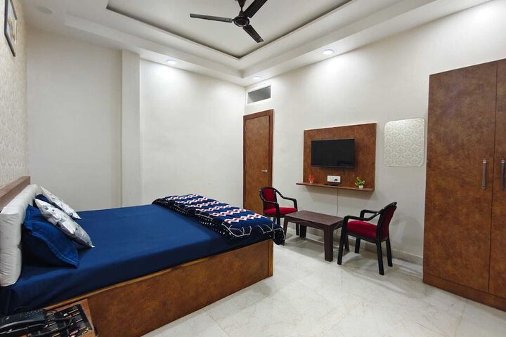 Room 2 of 15