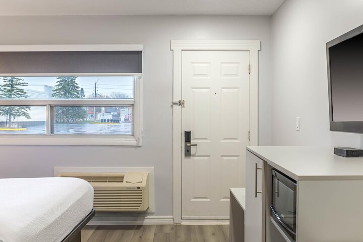 Room 21 of 61