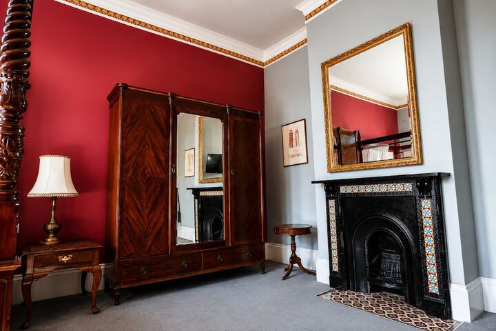 Room 19 of 60