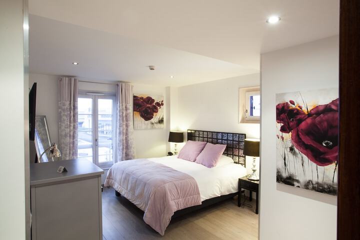 Room 8 of 43