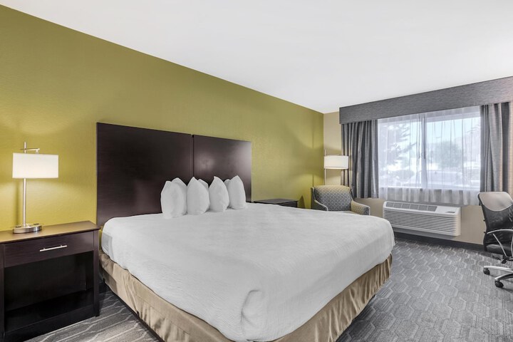 Room 10 of 43