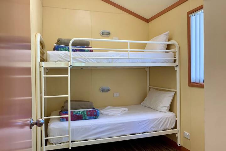 Room 28 of 79
