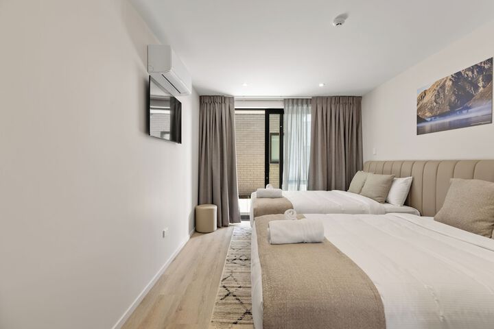 Room 10 of 40