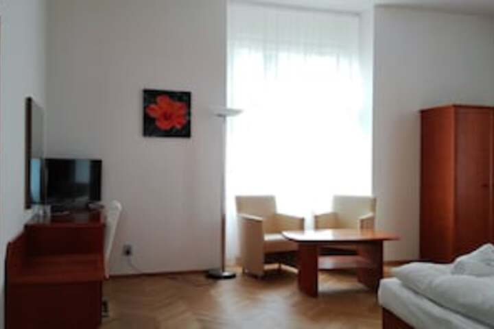 Room 34 of 324