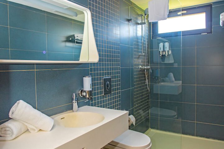 Room 9 of 21