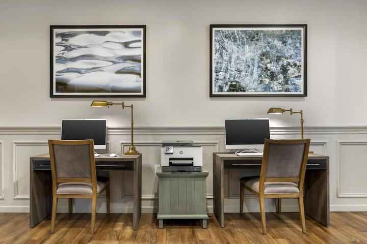Business Center 62 of 66