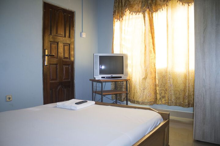 Room 8 of 49