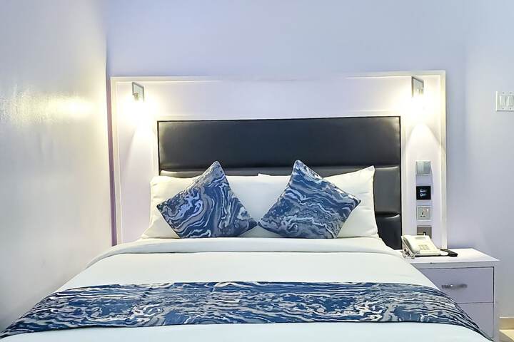 Room 5 of 27