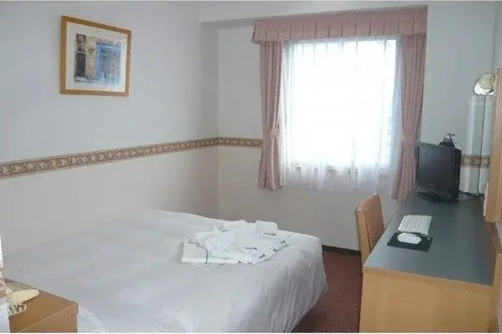 Room 2 of 4