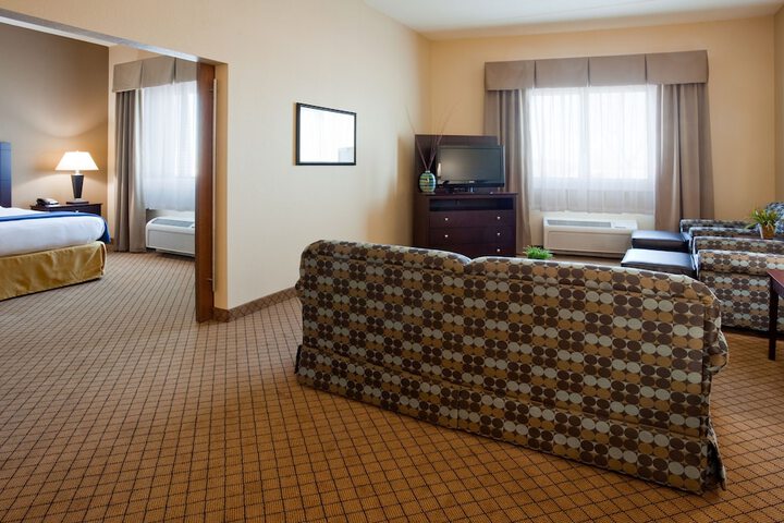 Room 26 of 85