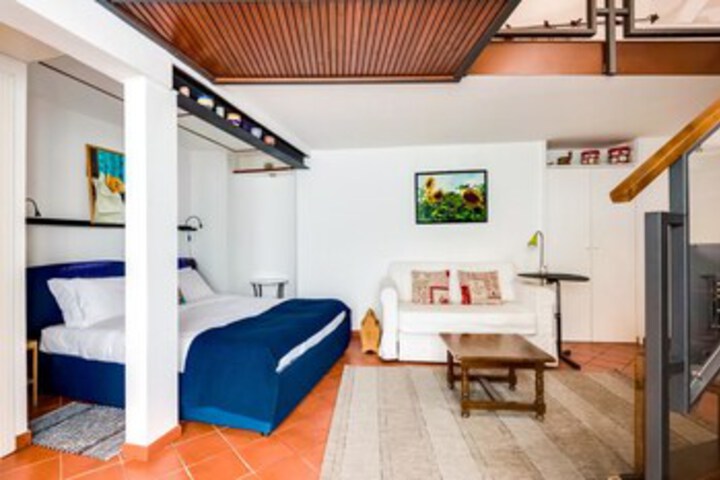 Room 11 of 25