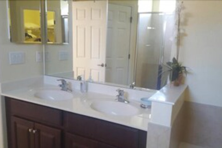 Room 4 of 24