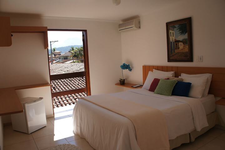Room 3 of 32