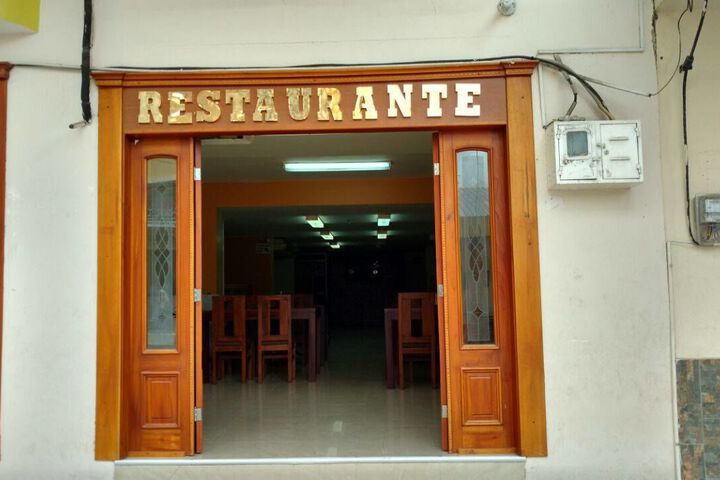 Dining 4 of 16