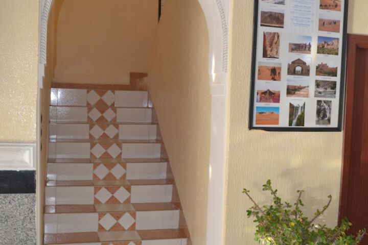 Check-in/check-out kiosk