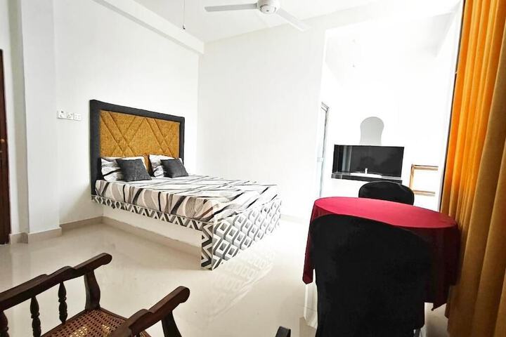 Room 11 of 37
