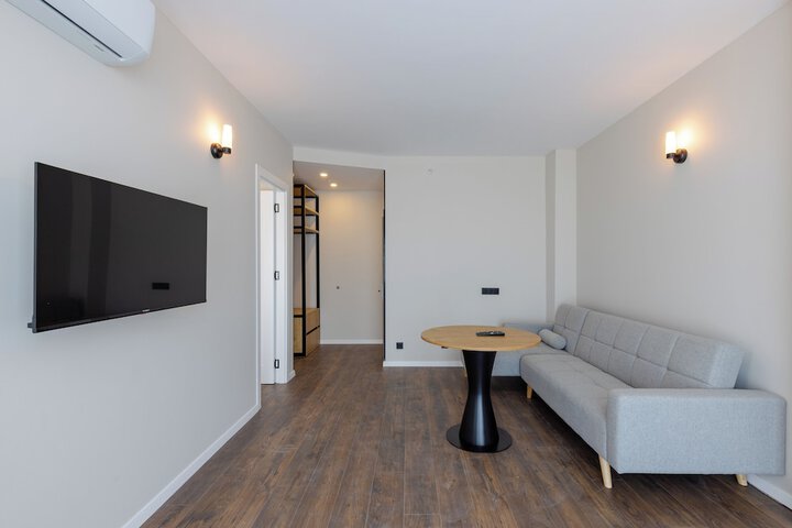 Room 32 of 48