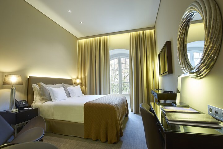 Room 9 of 62