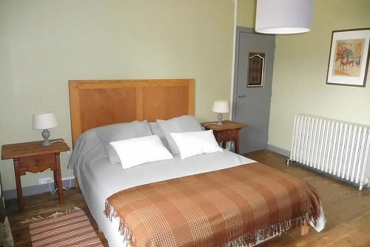 Room 4 of 13