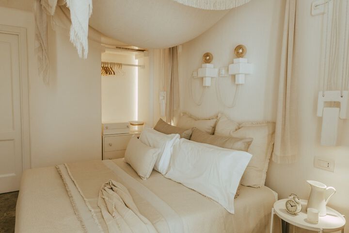 Room 6 of 51