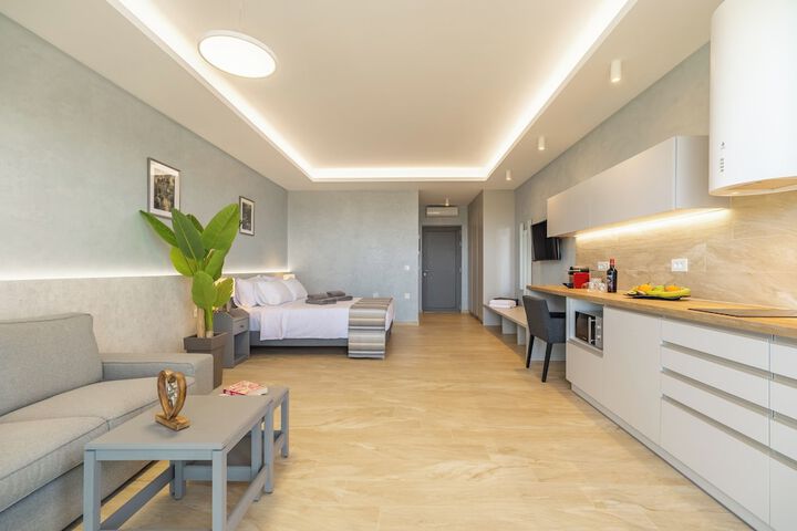Room 6 of 27
