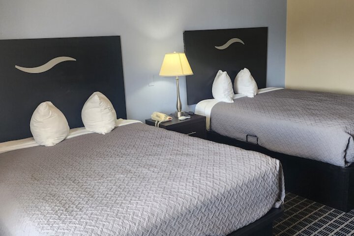 Deluxe Room 2 Queen Beds Accessible (15 of 20)
