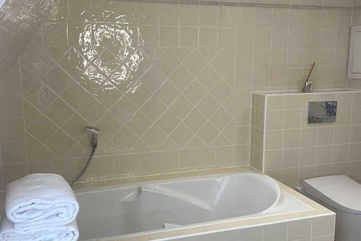 Room 42 of 58