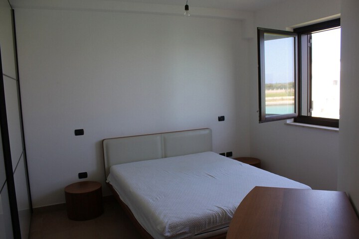 Room 132 of 172
