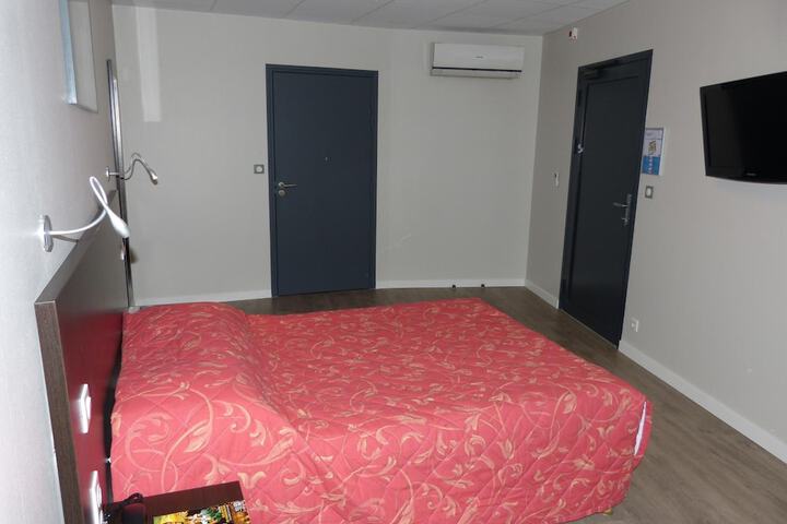Room 18 of 60