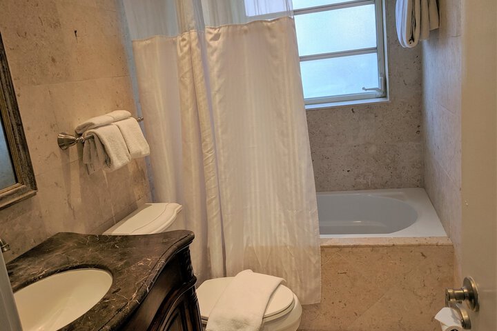 Room 121 of 177