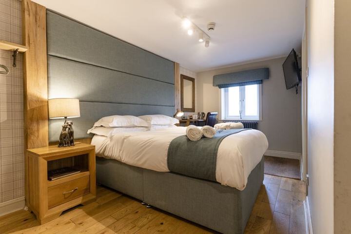 Room 5 of 40