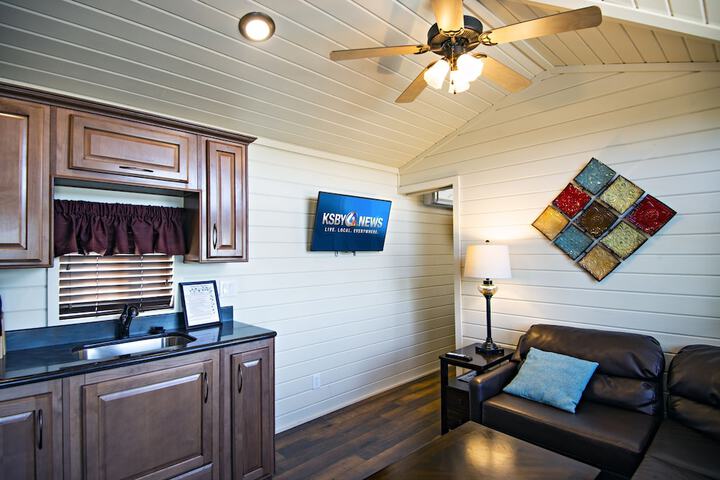 Room 10 of 27