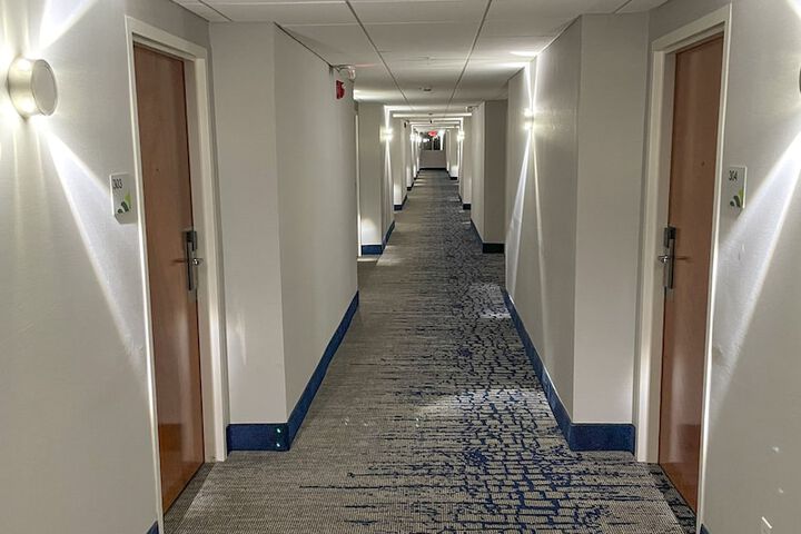 Ballroom/Hall 26 of 30