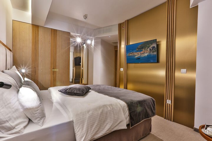 Room 10 of 78