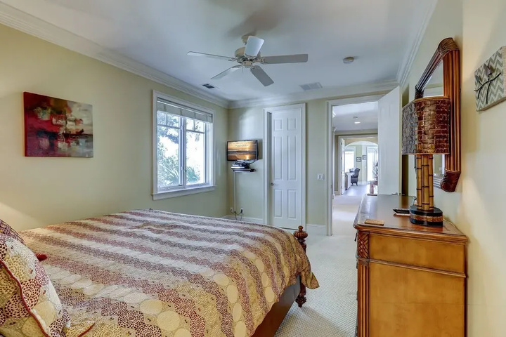 Room 2 of 24