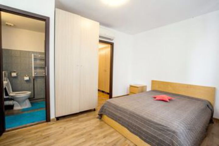 Room 35 of 48
