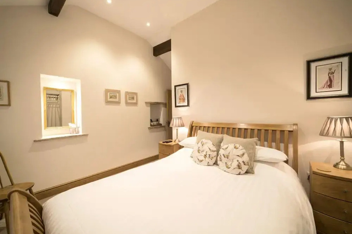 Room 2 of 13