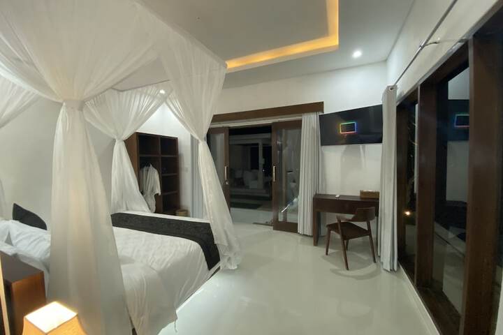 Room 5 of 31