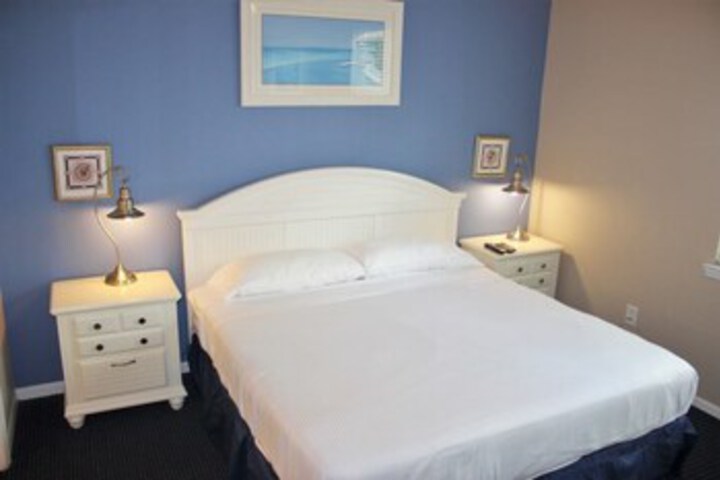 Room 13 of 16