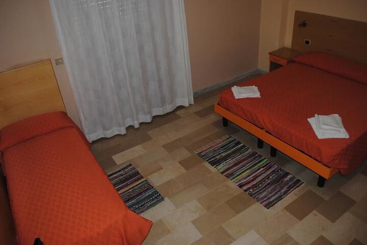 Room 14 of 38