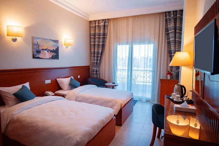 Room 7 of 44