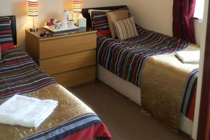 Room 5 of 6