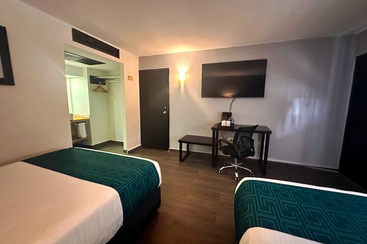 Room 41 of 215